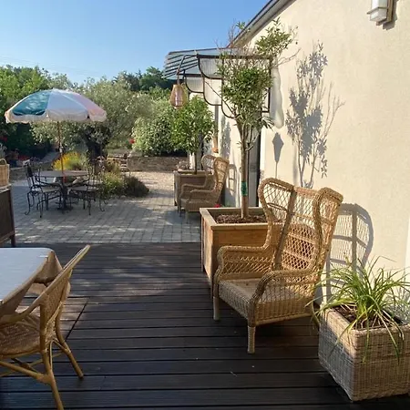 Celine Et Olivier פורניק