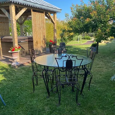 Céline Et Olivier Bed and breakfast 3*