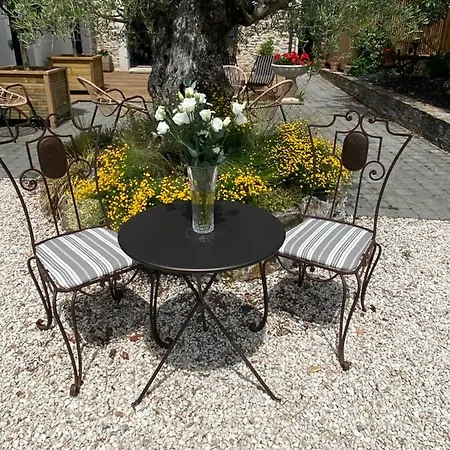 Celine Et Olivier Bed & Breakfast *